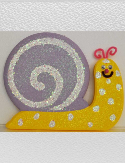 Chiocciola gialla viola decorazione vetrine negozi primavera