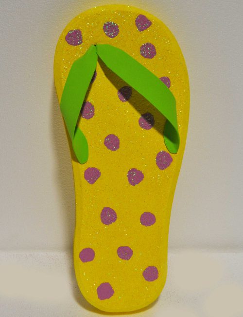 infradito gialla decorazione vetrina negozio estate mare